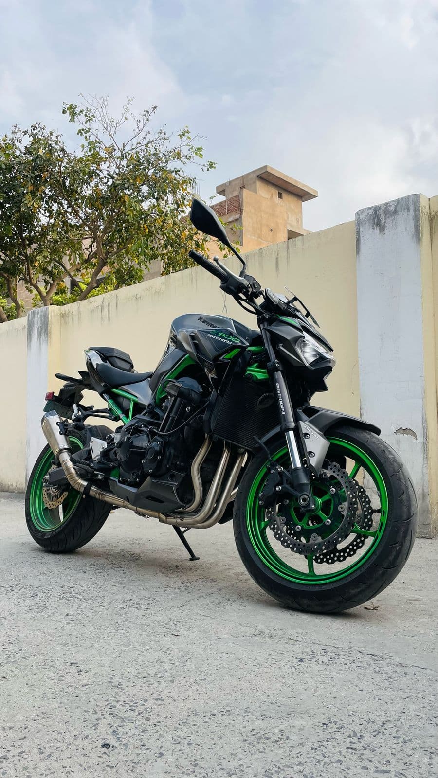 Z900 with AKRA exhaust 