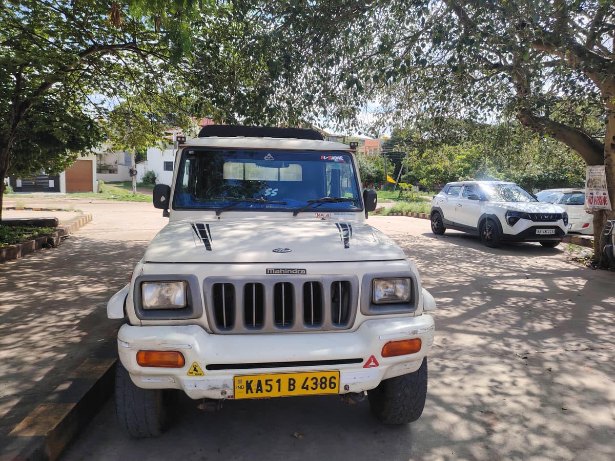 Mahindra car with driver on rent