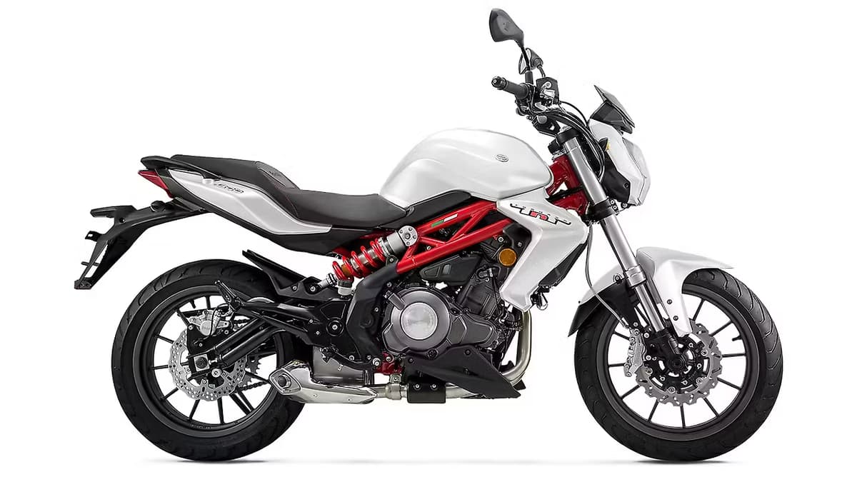 Benelli bike on rent in darjeeling